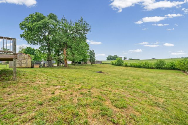 195 Barkers Mill Rd, Pembroke, KY 42266