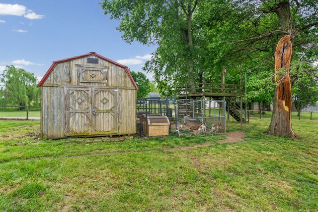 195 Barkers Mill Rd, Pembroke, KY 42266