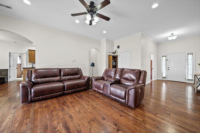 195 Barkers Mill Rd, Pembroke, KY 42266