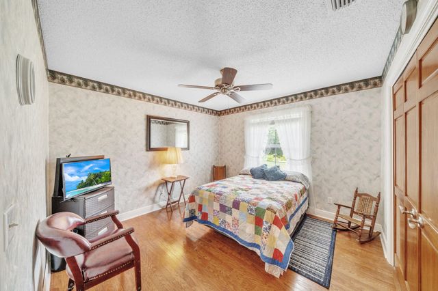 5700 Oleander Avenue, Fort Pierce, FL 34982