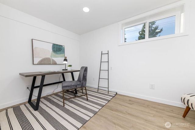 1103 Vashon Court NE, Renton, WA 98059