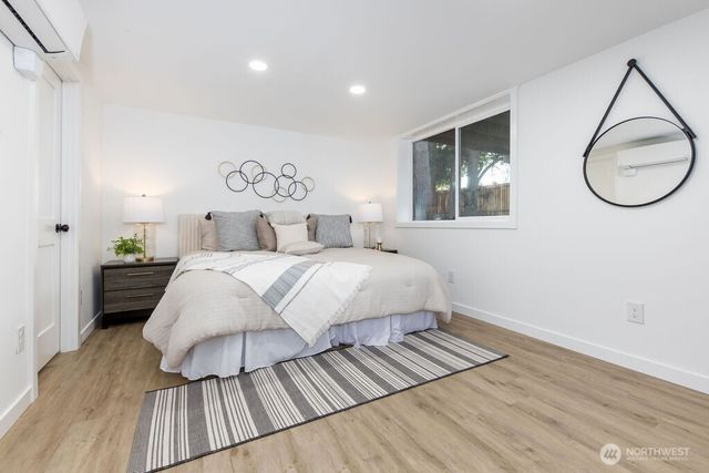 1103 Vashon Court NE, Renton, WA 98059