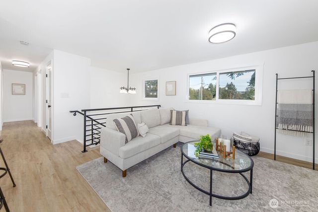 1103 Vashon Court NE, Renton, WA 98059