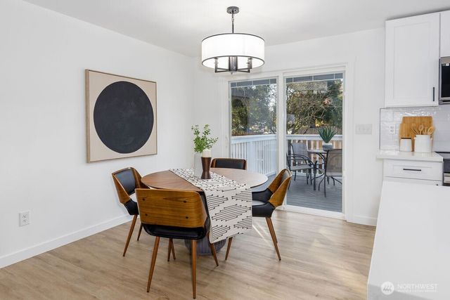 1103 Vashon Court NE, Renton, WA 98059