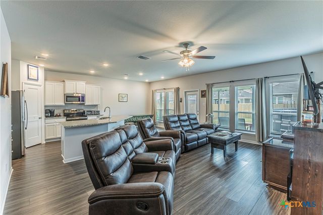 2704 Fox River Drive, Temple, TX 76502