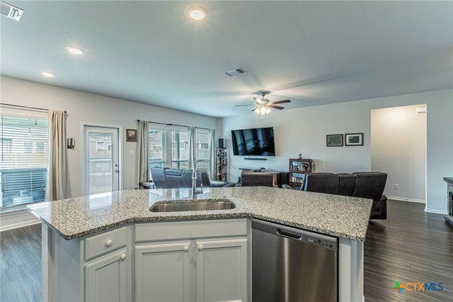 2704 Fox River Drive, Temple, TX 76502