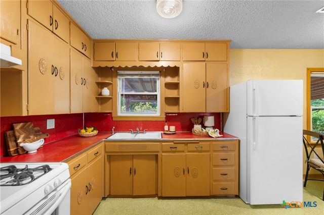1922 S 41st Street, Temple, TX 76504