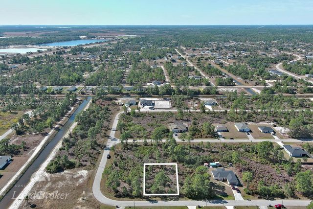 1053 Fayette Ave, Lehigh Acres, FL 33974