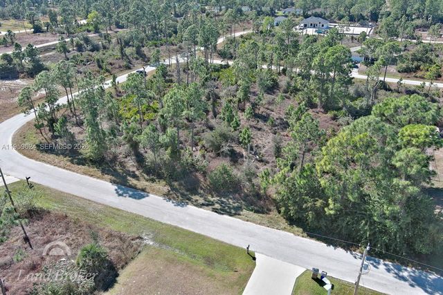 1053 Fayette Ave, Lehigh Acres, FL 33974