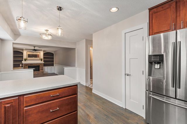 4712 Cody Drive, West Des Moines, IA 50265