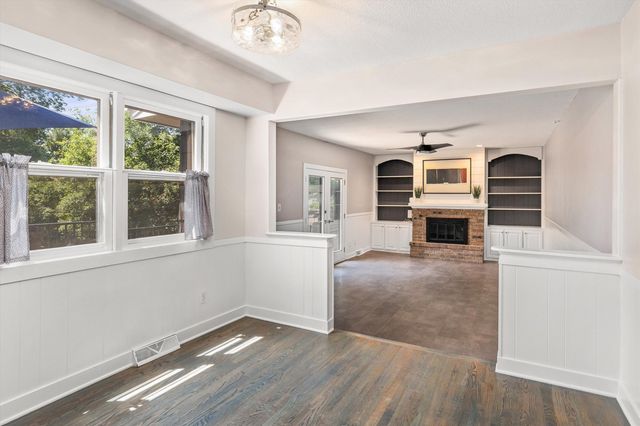 4712 Cody Drive, West Des Moines, IA 50265