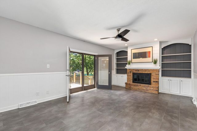 4712 Cody Drive, West Des Moines, IA 50265
