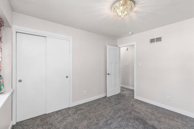 4712 Cody Drive, West Des Moines, IA 50265