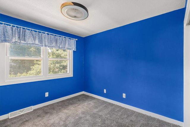 4712 Cody Drive, West Des Moines, IA 50265