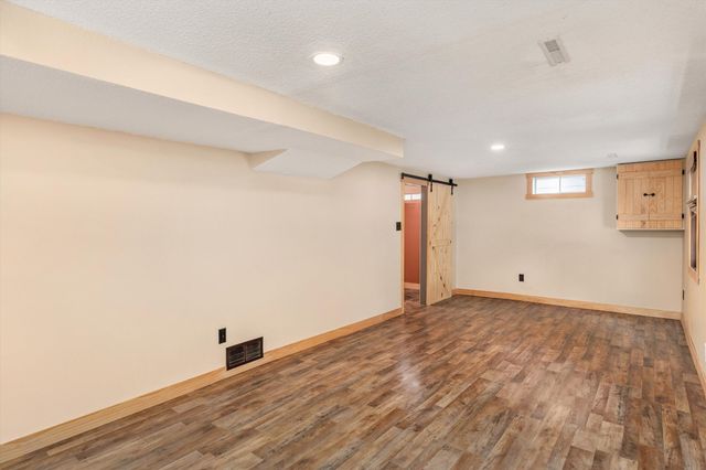 4712 Cody Drive, West Des Moines, IA 50265