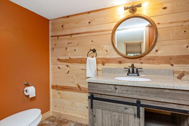 4712 Cody Drive, West Des Moines, IA 50265