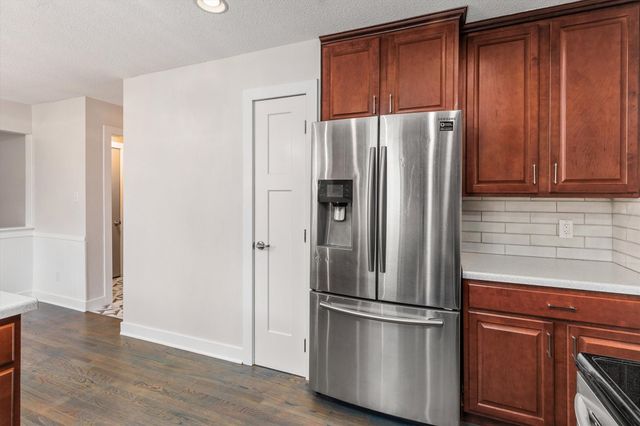 4712 Cody Drive, West Des Moines, IA 50265