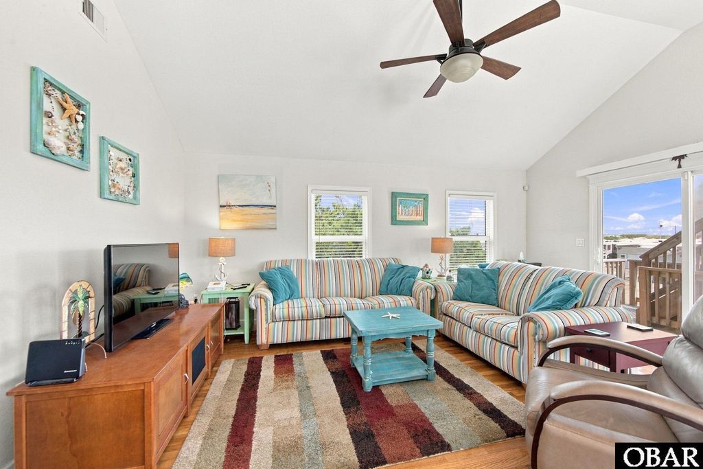 Image 12 of property listing at 3403 Briggs Street, Kitty Hawk, NC 27949