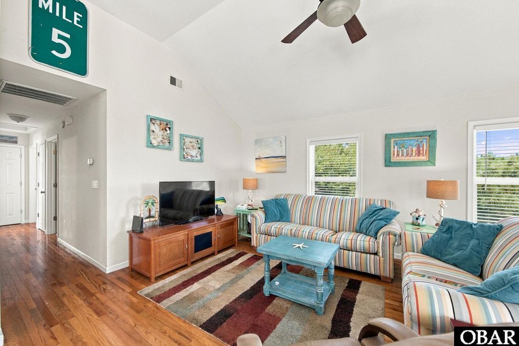Image 13 of property listing at 3403 Briggs Street, Kitty Hawk, NC 27949