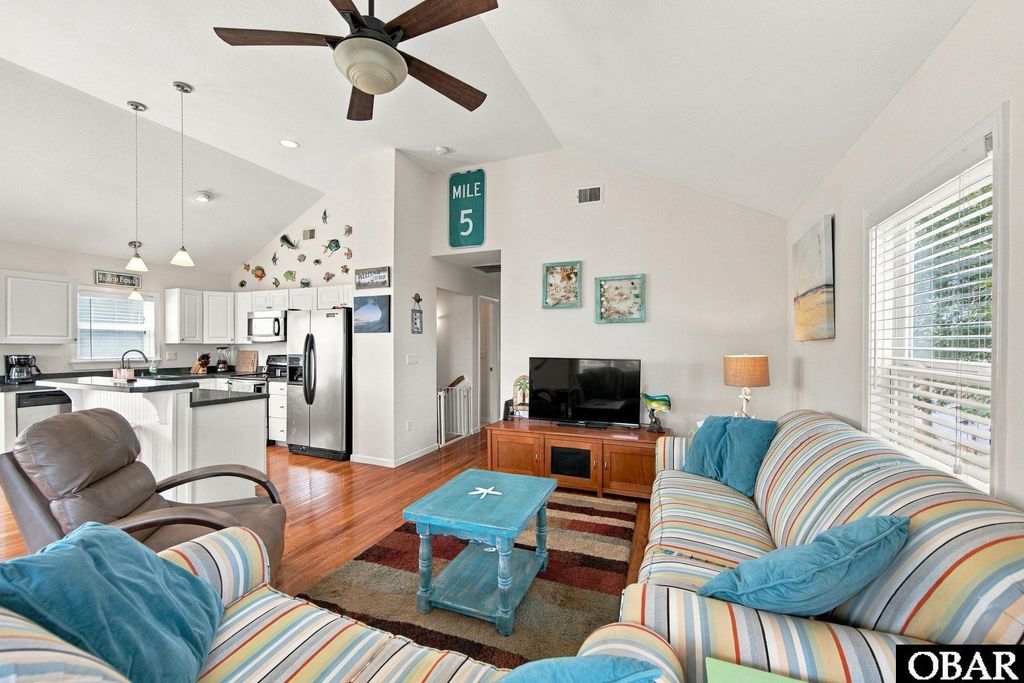Image 15 of property listing at 3403 Briggs Street, Kitty Hawk, NC 27949