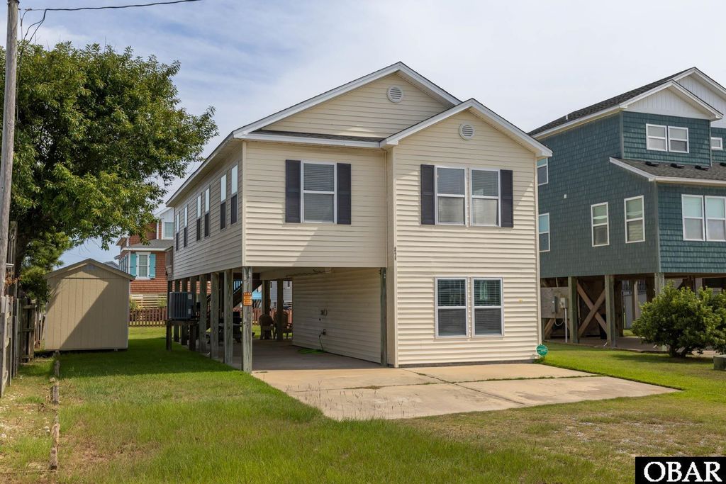 Image 3 of property listing at 3403 Briggs Street, Kitty Hawk, NC 27949