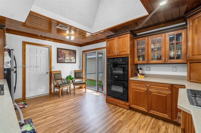 2590 SE 7th Pl, Homestead, FL 33033