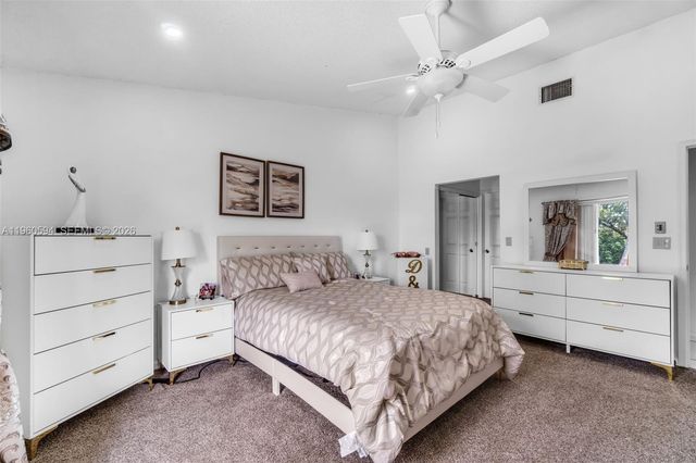 2590 SE 7th Pl, Homestead, FL 33033