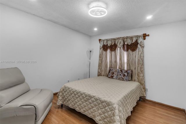 2590 SE 7th Pl, Homestead, FL 33033