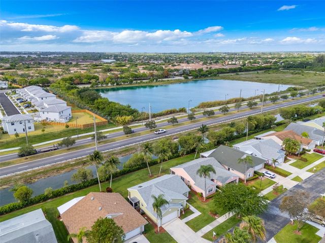 2590 SE 7th Pl, Homestead, FL 33033