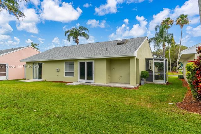 2590 SE 7th Pl, Homestead, FL 33033