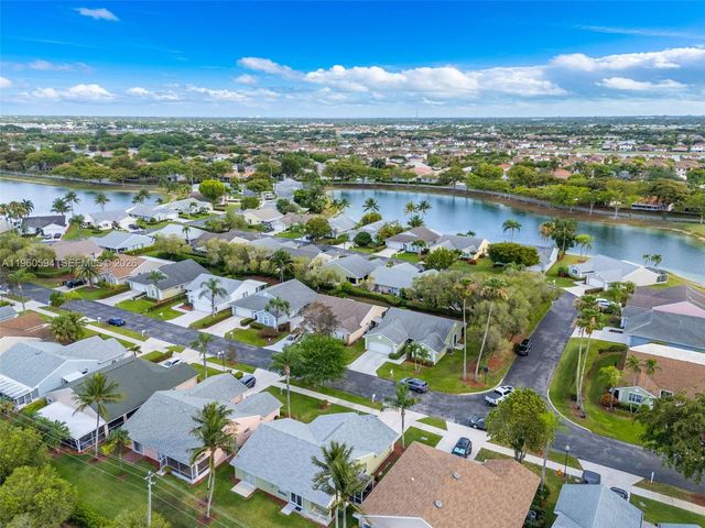 2590 SE 7th Pl, Homestead, FL 33033