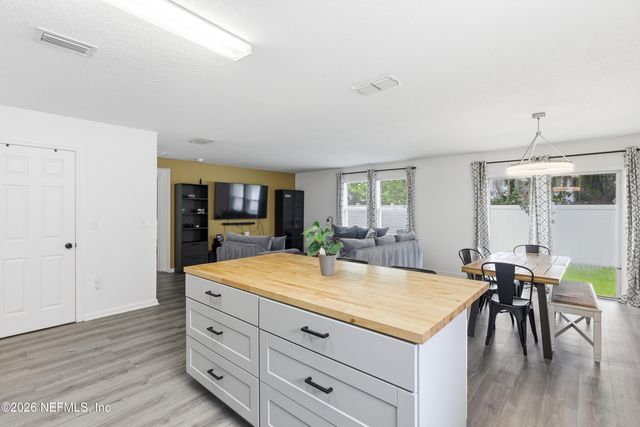 6405 BARRINGTON COVE Lane, Jacksonville, FL 32218