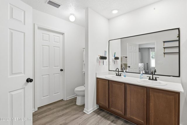 6405 BARRINGTON COVE Lane, Jacksonville, FL 32218