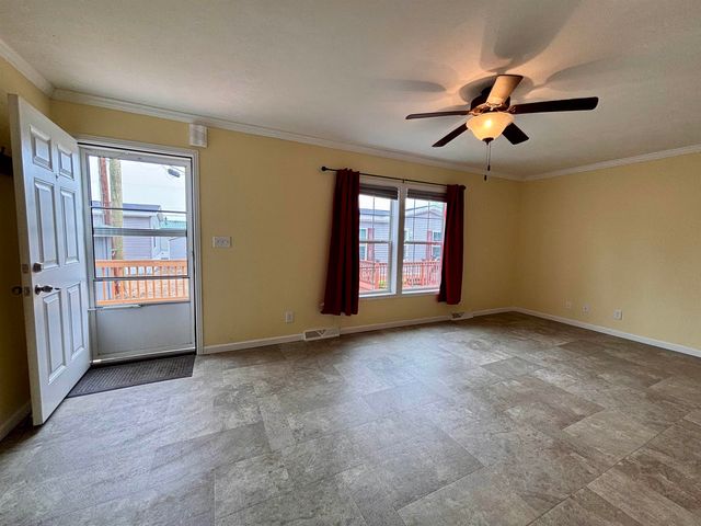 545 Elm St Unit 4, Milford, NH 03055