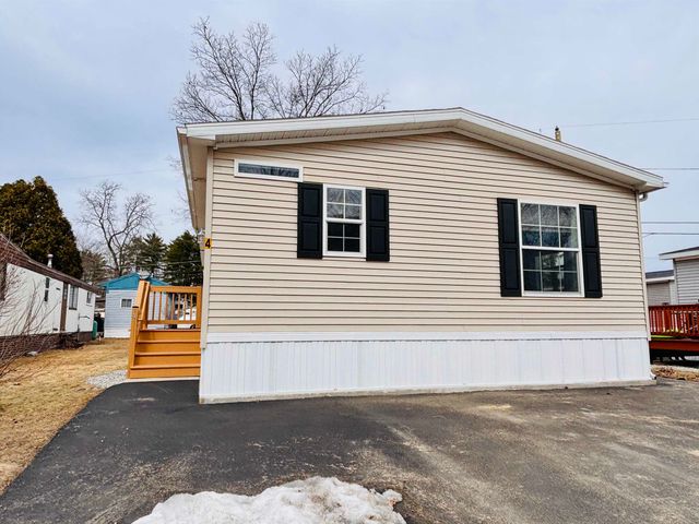 545 Elm St Unit 4, Milford, NH 03055