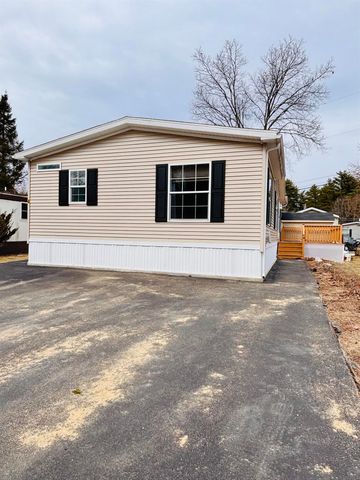 545 Elm St Unit 4, Milford, NH 03055