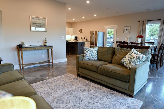 2401 Cowen Circle, Guntersville, AL 35976