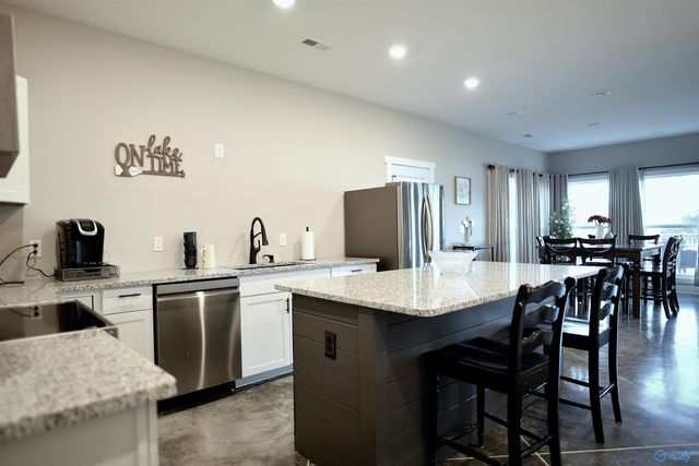 2401 Cowen Circle, Guntersville, AL 35976