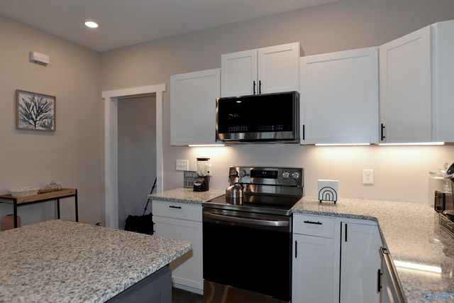 2401 Cowen Circle, Guntersville, AL 35976