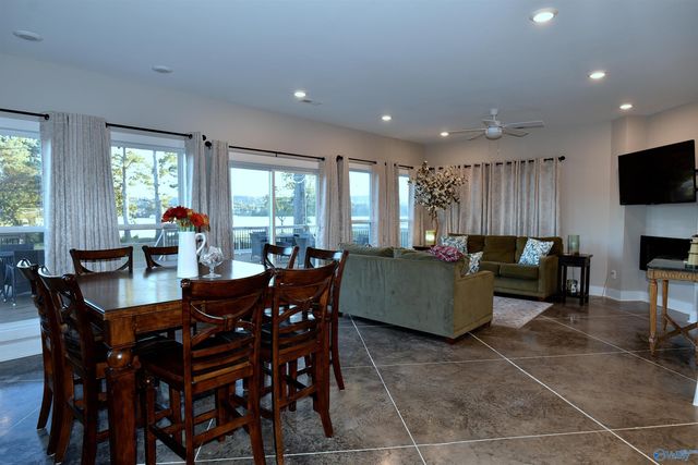 2401 Cowen Circle, Guntersville, AL 35976