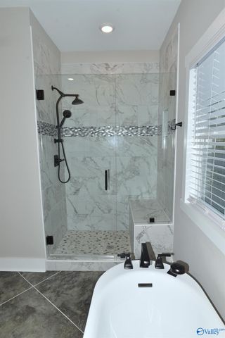 2401 Cowen Circle, Guntersville, AL 35976