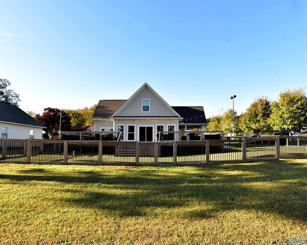 2401 Cowen Circle, Guntersville, AL 35976