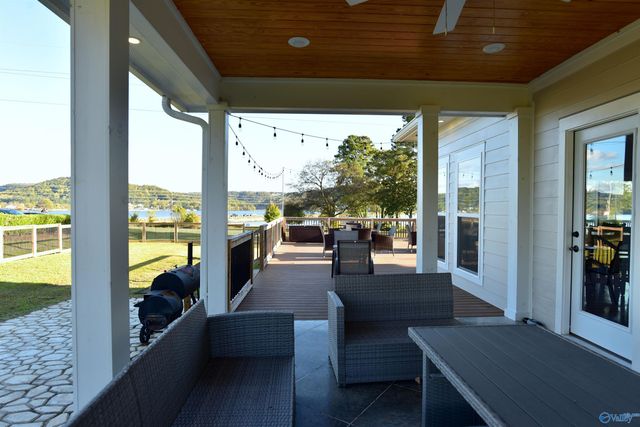 2401 Cowen Circle, Guntersville, AL 35976