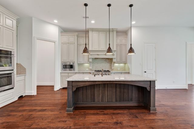 19 Brittany Rose Place, The Woodlands, TX 77375