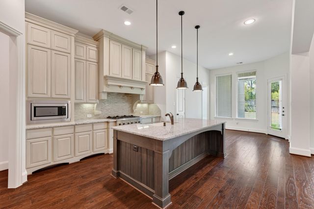 19 Brittany Rose Place, The Woodlands, TX 77375