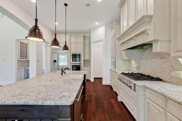 19 Brittany Rose Place, The Woodlands, TX 77375