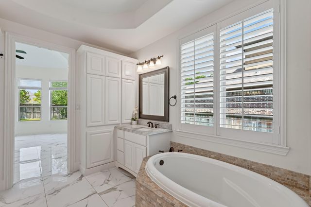 19 Brittany Rose Place, The Woodlands, TX 77375