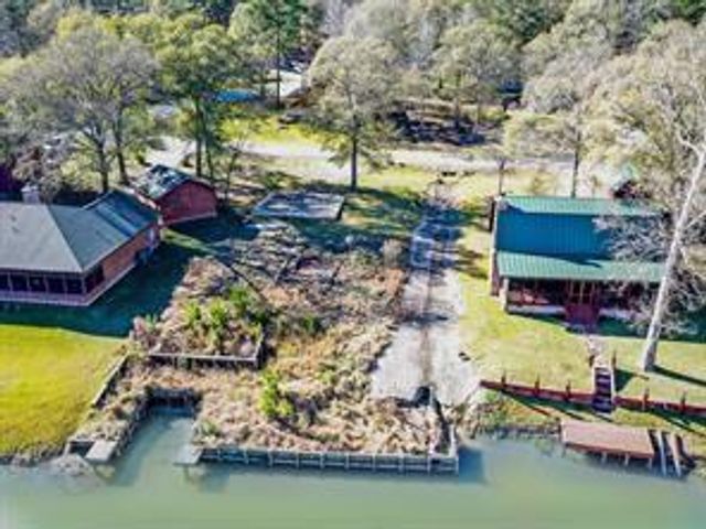 84 Hunters Creek Drive, Huntsville, TX 77340