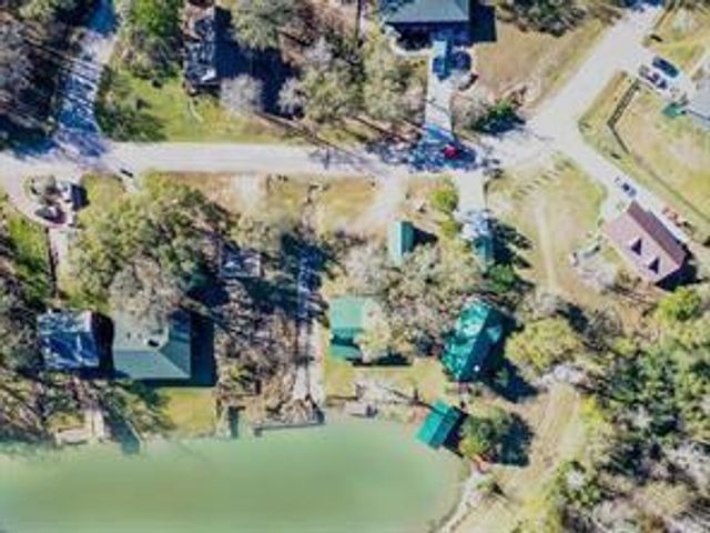 84 Hunters Creek Drive, Huntsville, TX 77340