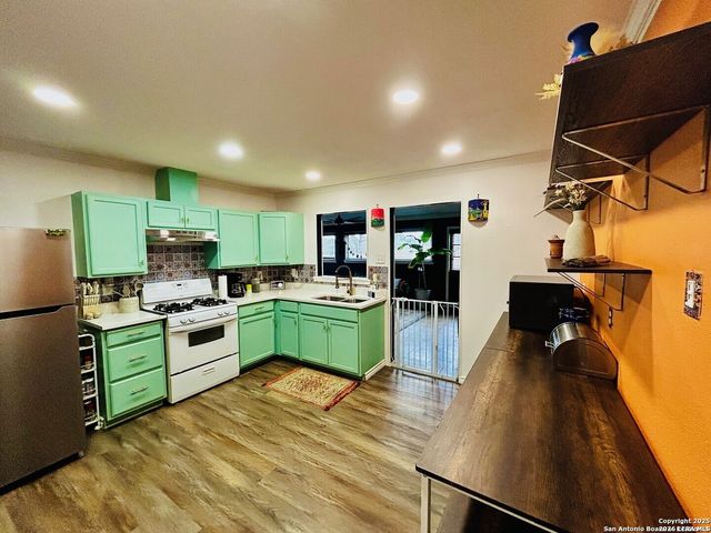 122 HARTFORD AVE, San Antonio, TX 78223